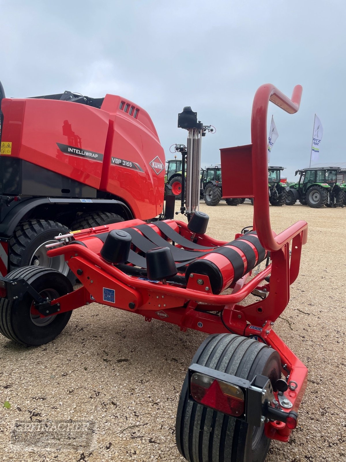 Ballenwickler des Typs Kuhn RW 1410, Neumaschine in Pfullendorf (Bild 3)