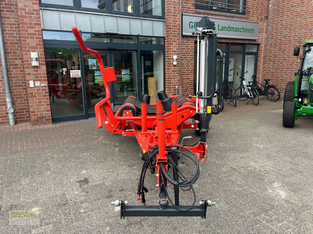 Ballenwickler des Typs Kuhn RW1410C, Neumaschine in Ahaus (Bild 2)