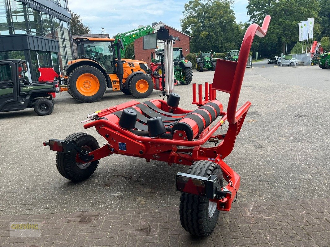 Ballenwickler des Typs Kuhn RW1410C, Neumaschine in Ahaus (Bild 5)