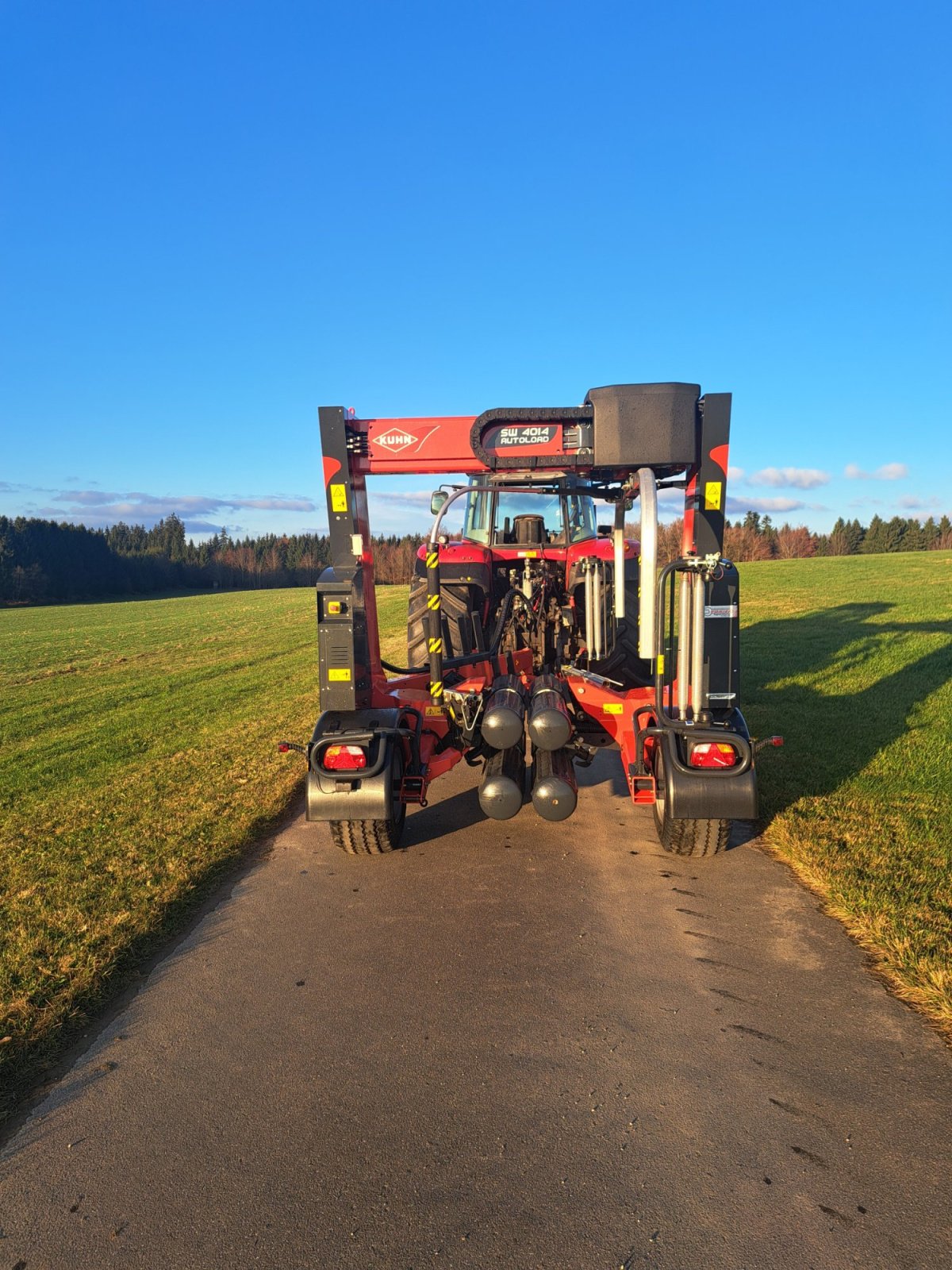 Ballenwickler типа Kuhn SW 4014 AUTOLOAD, Gebrauchtmaschine в Bad Wurzach  (Фотография 2)