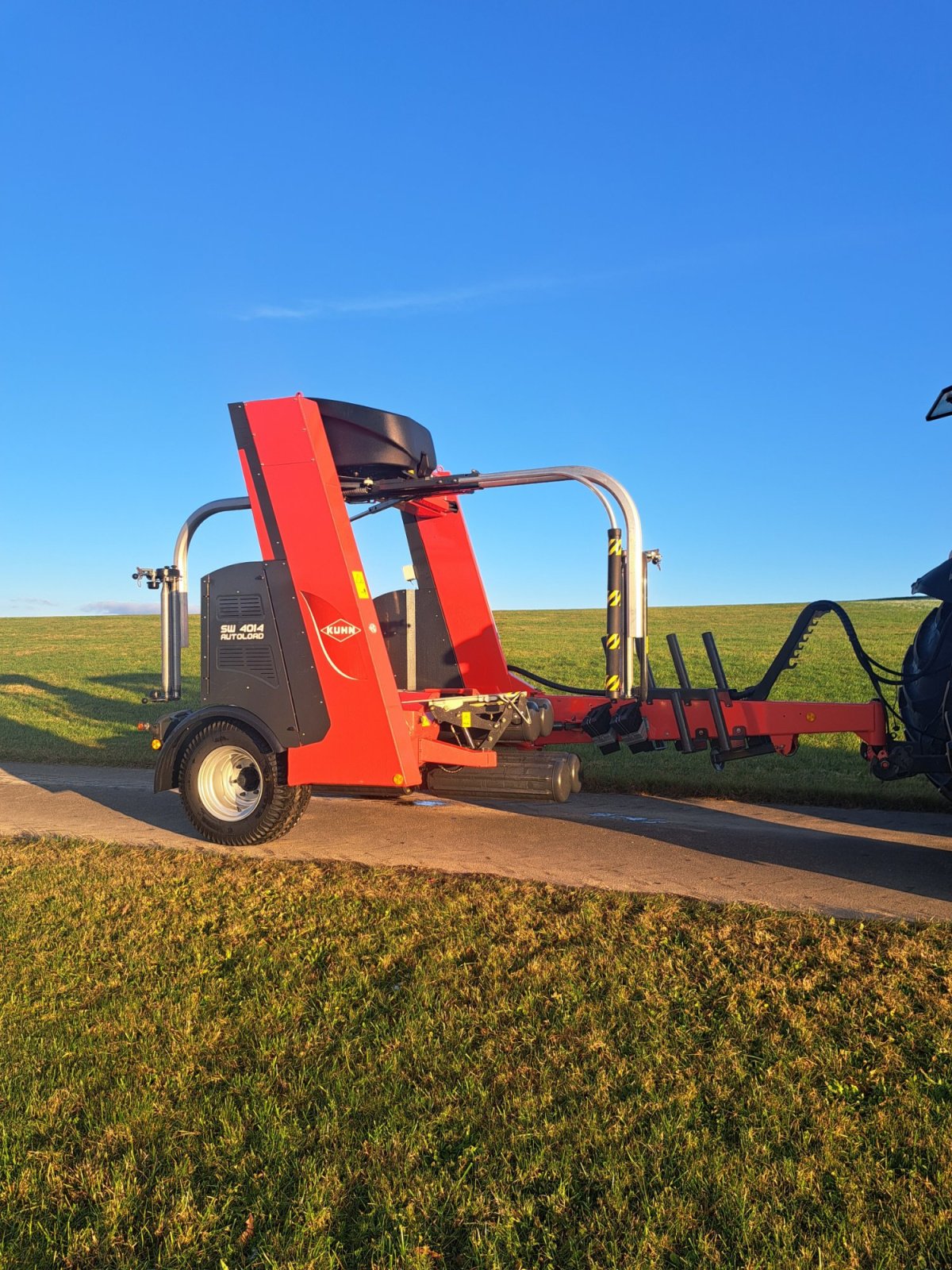 Ballenwickler типа Kuhn SW 4014 AUTOLOAD, Gebrauchtmaschine в Bad Wurzach  (Фотография 3)