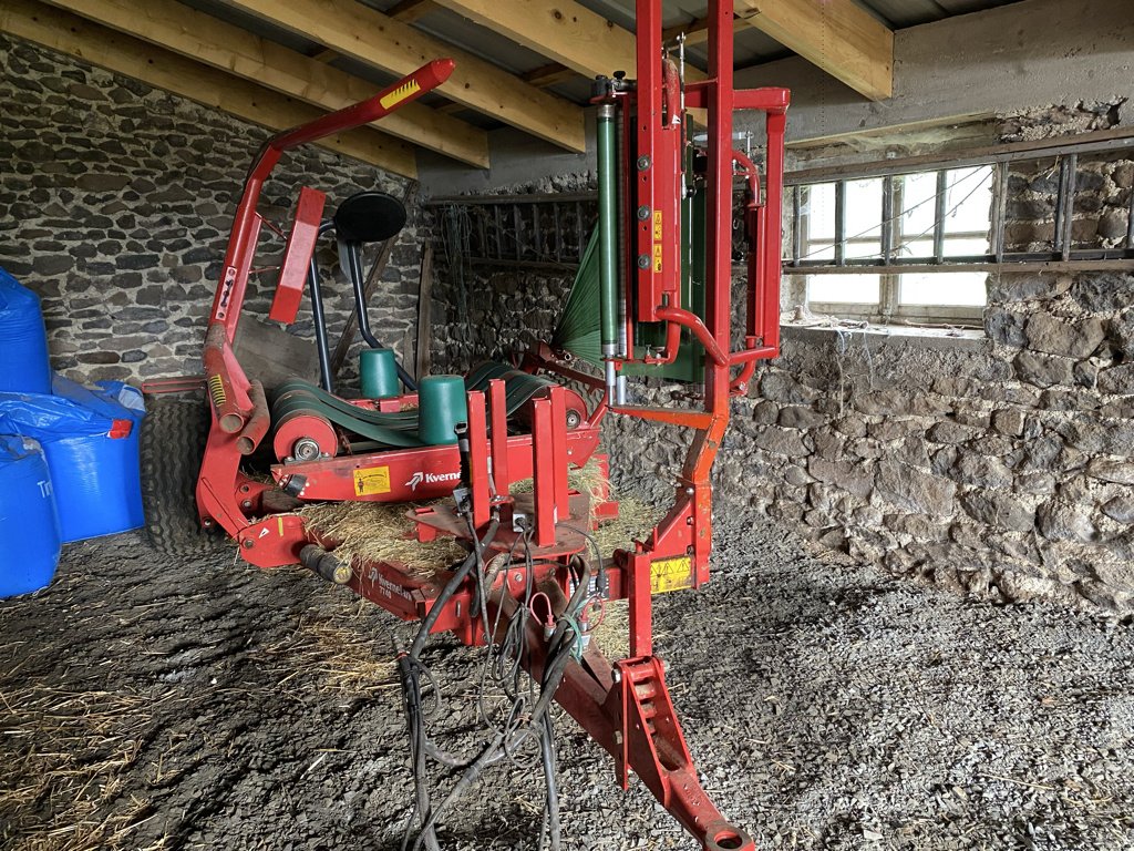 Ballenwickler des Typs Kverneland 7740 CONTACTER LE 06 81 92 65 05, Gebrauchtmaschine in SAINT FLOUR (Bild 2)
