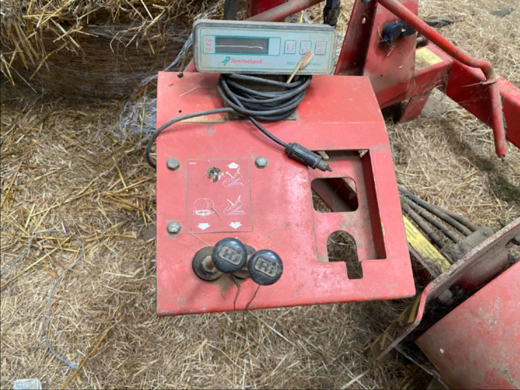 Ballenwickler typu Kverneland UN 7556, Gebrauchtmaschine v UZERCHE (Obrázek 5)