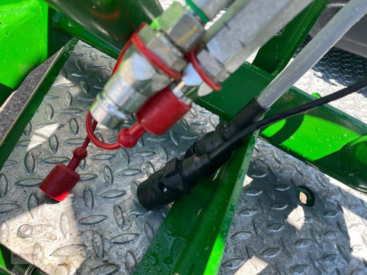 Ballenwickler des Typs McHale 991 BE, Neumaschine in Tuntenhausen (Bild 3)