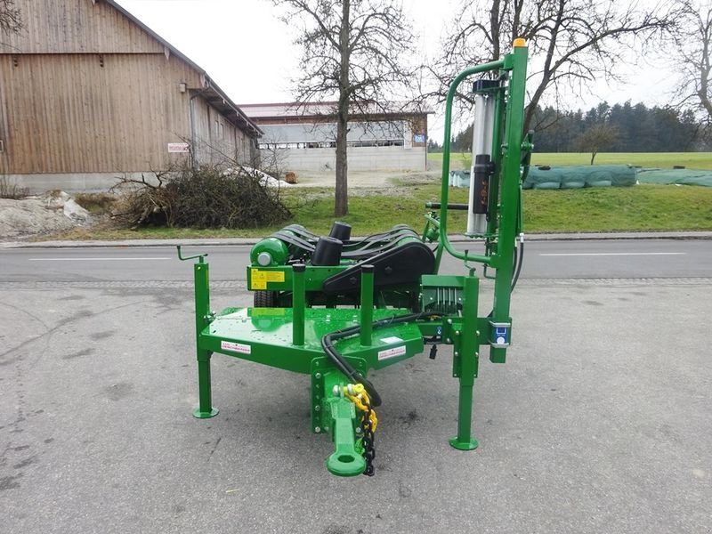 Ballenwickler of the type McHale 991 TBER gezogener Stationärwickler, Neumaschine in St. Marienkirchen (Picture 2)