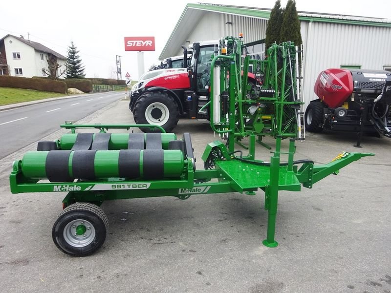 Ballenwickler of the type McHale 991 TBER gezogener Stationärwickler, Neumaschine in St. Marienkirchen (Picture 4)