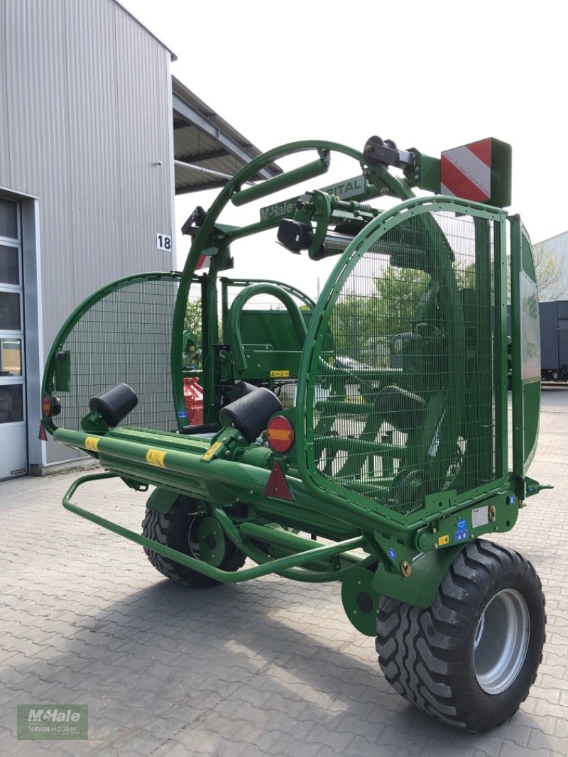 Ballenwickler of the type McHale Orbital High Speed Rundballenwickler, Neumaschine in Borgholzhausen (Picture 10)