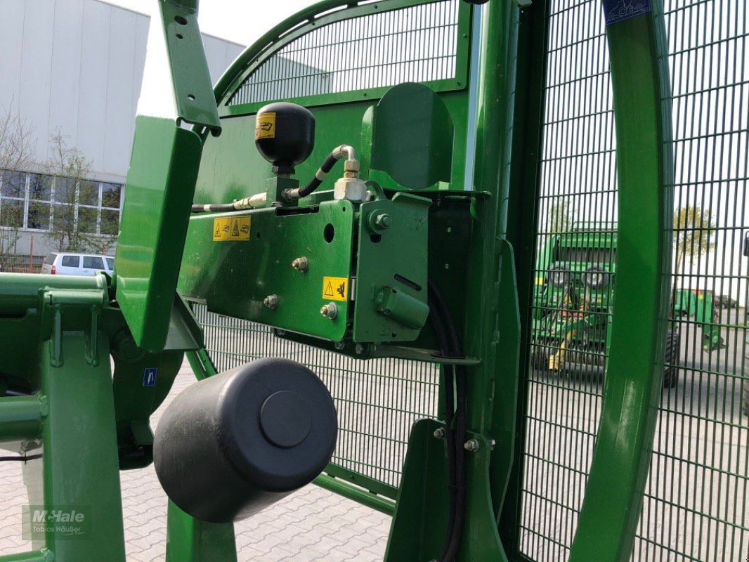 Ballenwickler of the type McHale Orbital High Speed Rundballenwickler, Neumaschine in Borgholzhausen (Picture 12)