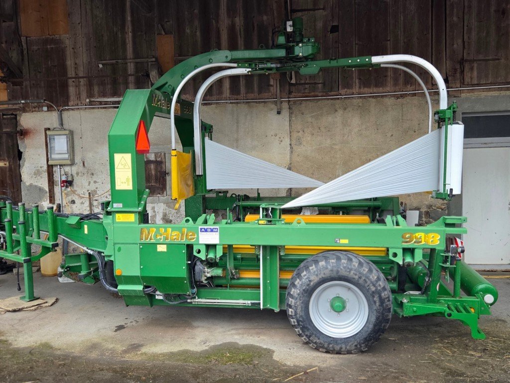 Ballenwickler del tipo McHale Quaderballenwickler 998, Gebrauchtmaschine In Oberriet SG (Immagine 1)