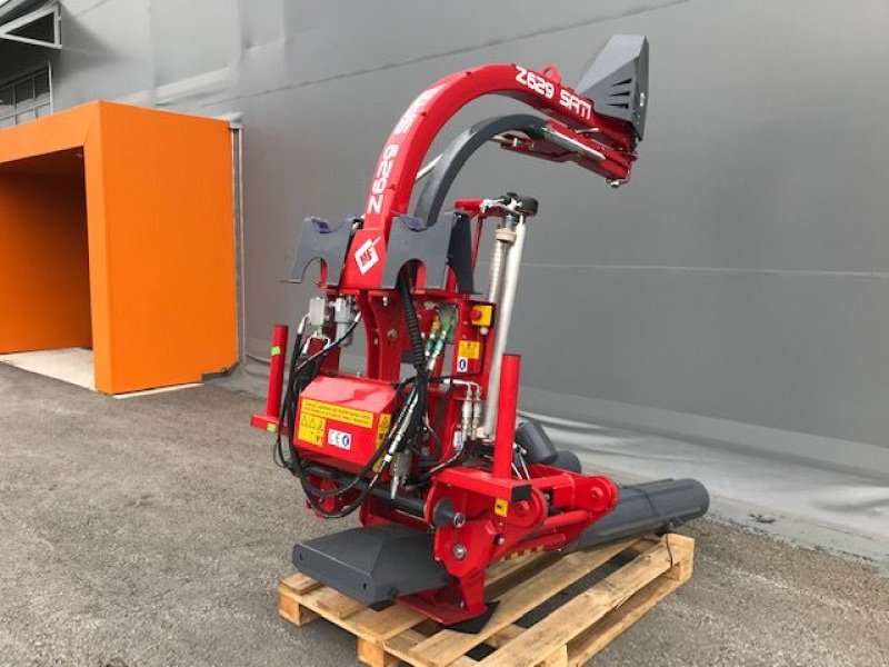 Ballenwickler des Typs Metal-Fach vollautomatischer Dreipunktwickler Z629, Neumaschine in Tamsweg (Bild 1)