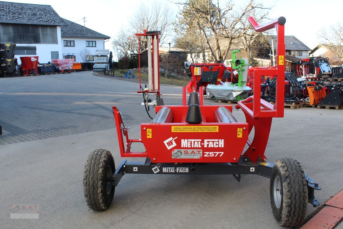 Ballenwickler des Typs Metal-Fach Wickelmaschine Z 577-NEU, Neumaschine in Eberschwang (Bild 4)