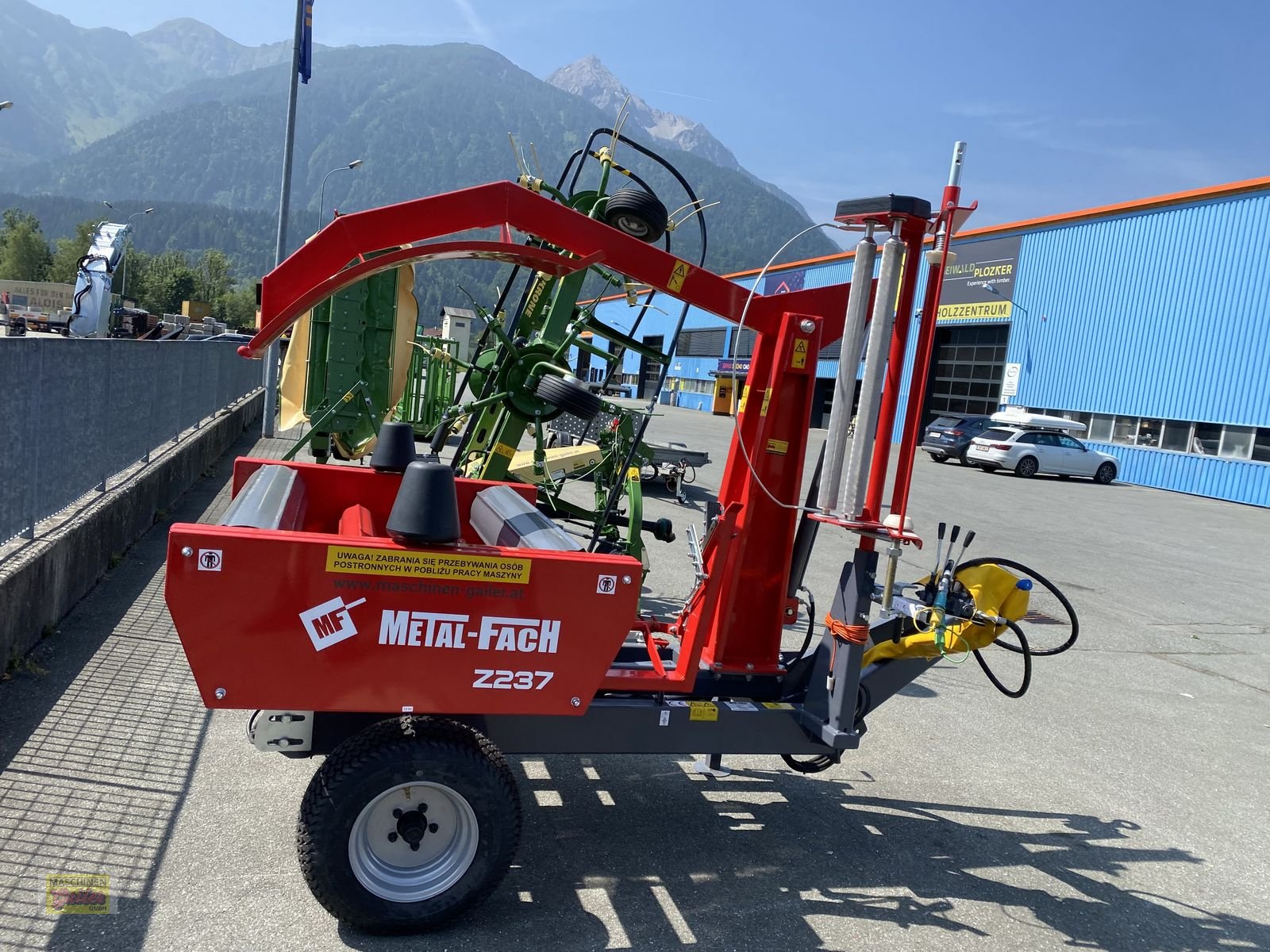 Ballenwickler typu Metal-Fach Z 237 gezogen, Neumaschine v Kötschach (Obrázek 9)