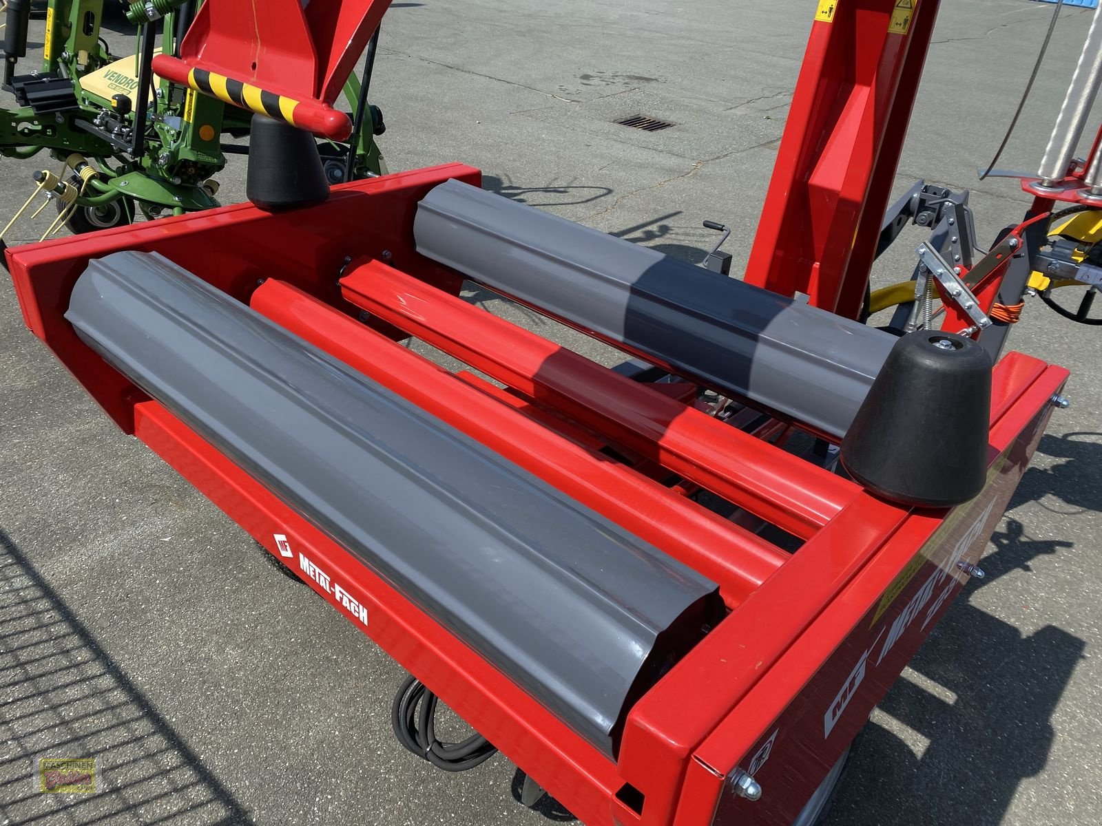 Ballenwickler typu Metal-Fach Z 237 gezogen, Neumaschine v Kötschach (Obrázek 12)