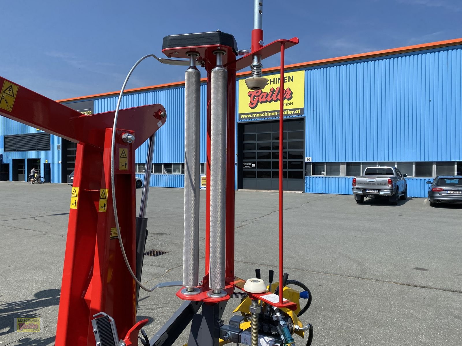 Ballenwickler typu Metal-Fach Z 237 gezogen, Neumaschine v Kötschach (Obrázek 15)