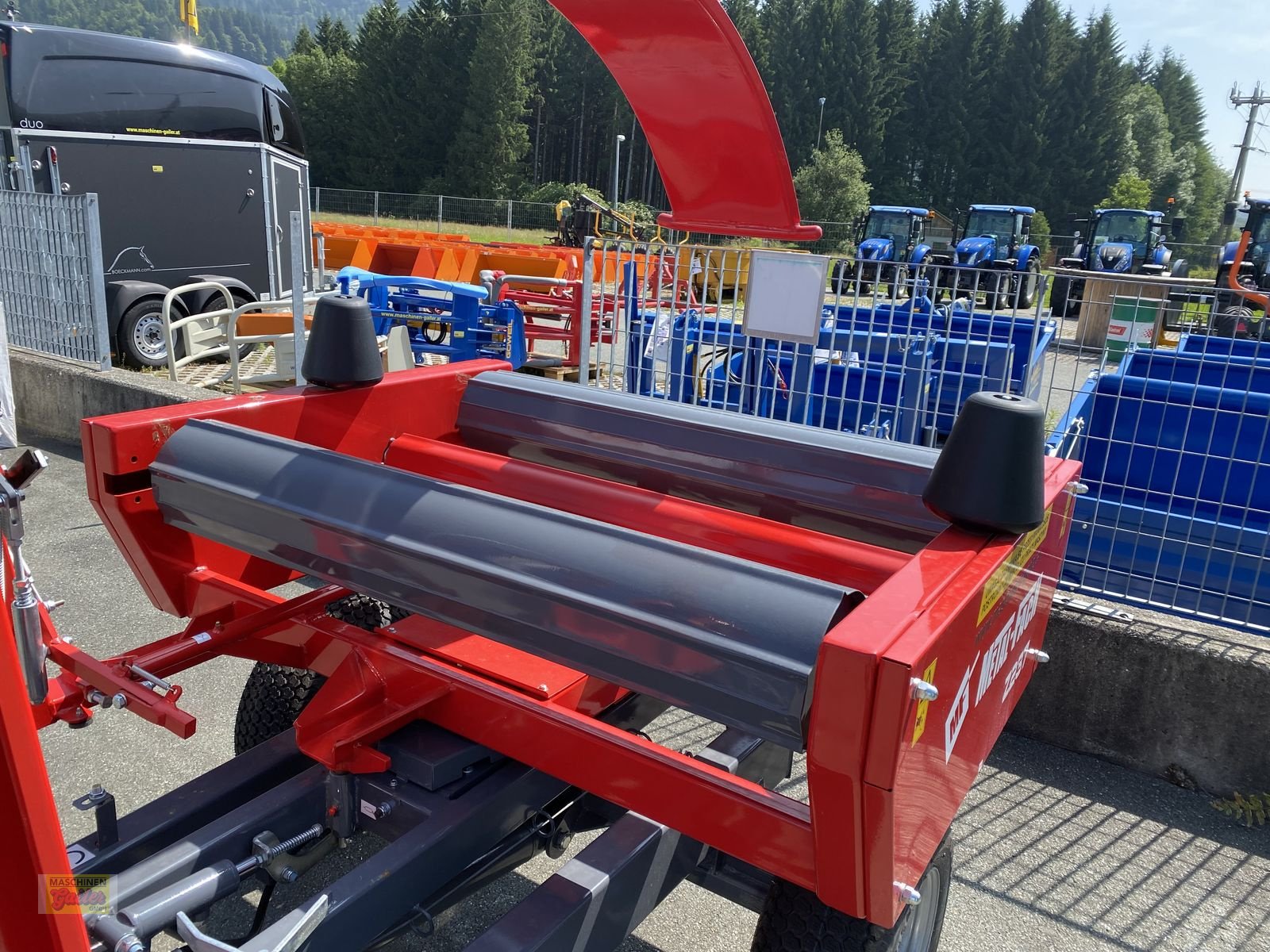 Ballenwickler typu Metal-Fach Z 237 gezogen, Neumaschine v Kötschach (Obrázek 19)