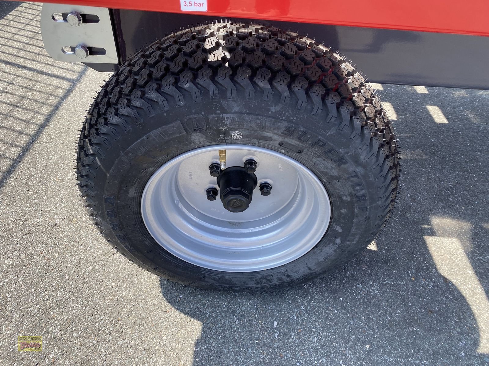 Ballenwickler typu Metal-Fach Z 237 gezogen, Neumaschine v Kötschach (Obrázek 13)