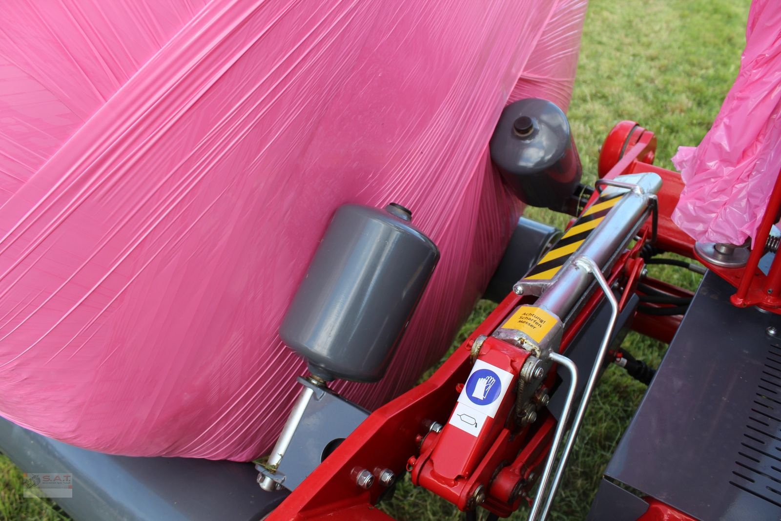 Ballenwickler of the type Metal-Fach Z 629-Vollautomatischer Dreipunktwickler, Neumaschine in Eberschwang (Picture 13)