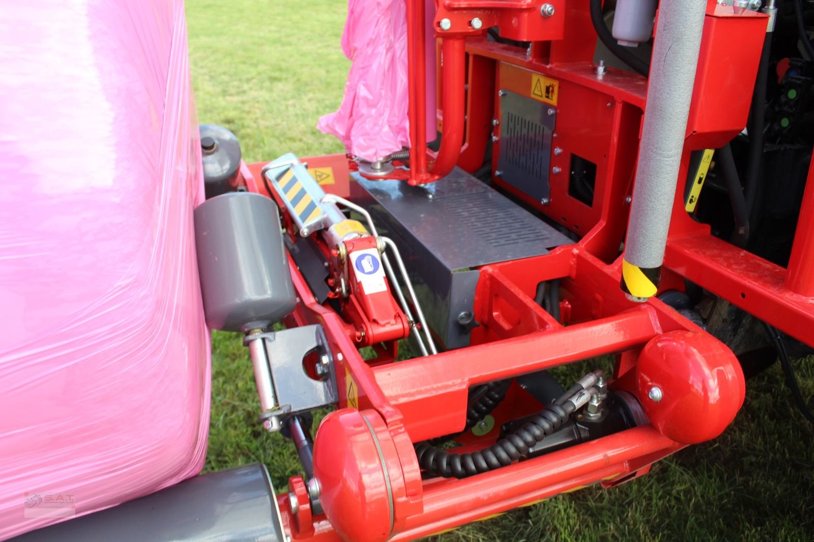 Ballenwickler of the type Metal-Fach Z 629-Vollautomatischer Dreipunktwickler, Neumaschine in Eberschwang (Picture 9)