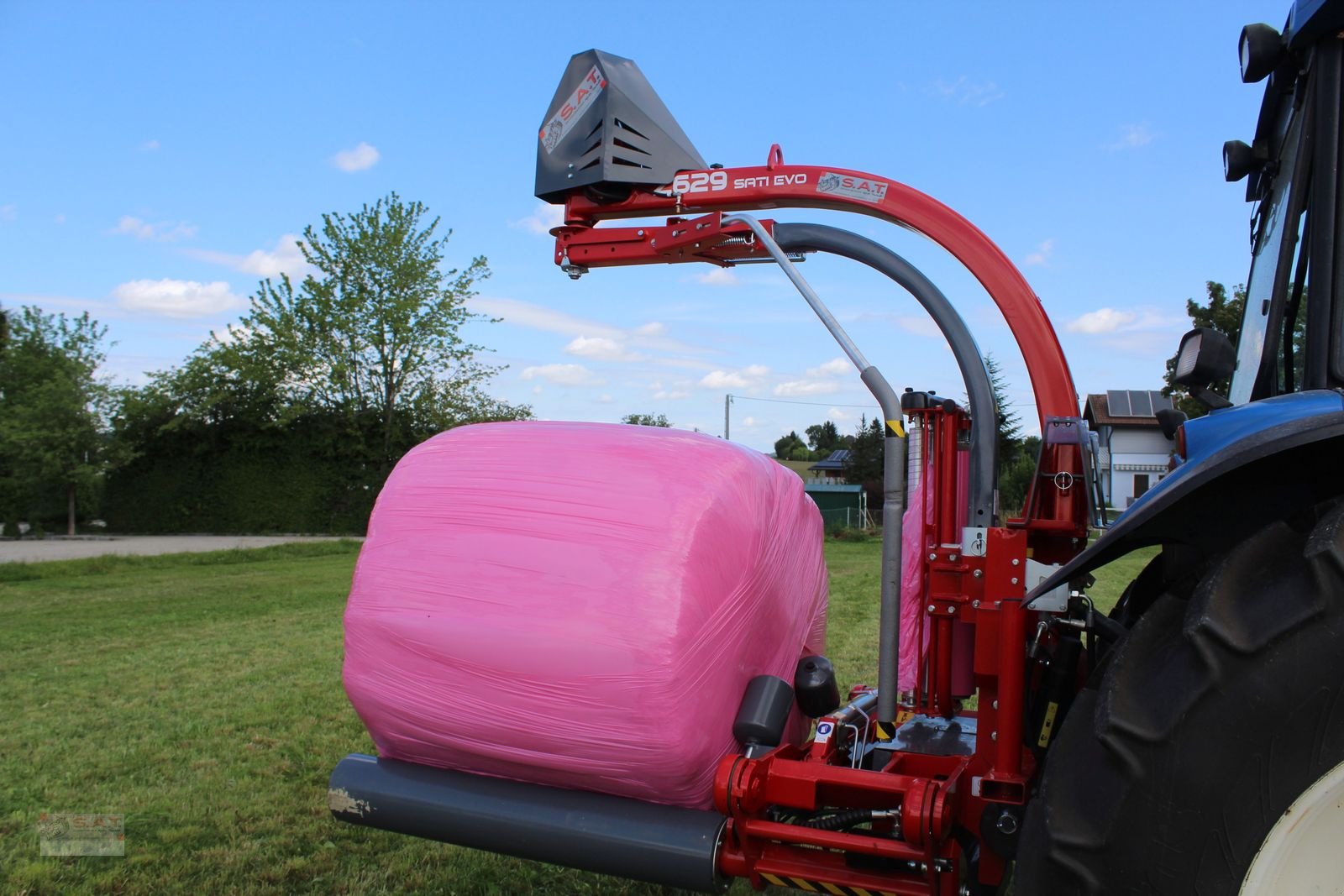 Ballenwickler of the type Metal-Fach Z 629-Vollautomatischer Dreipunktwickler, Neumaschine in Eberschwang (Picture 5)