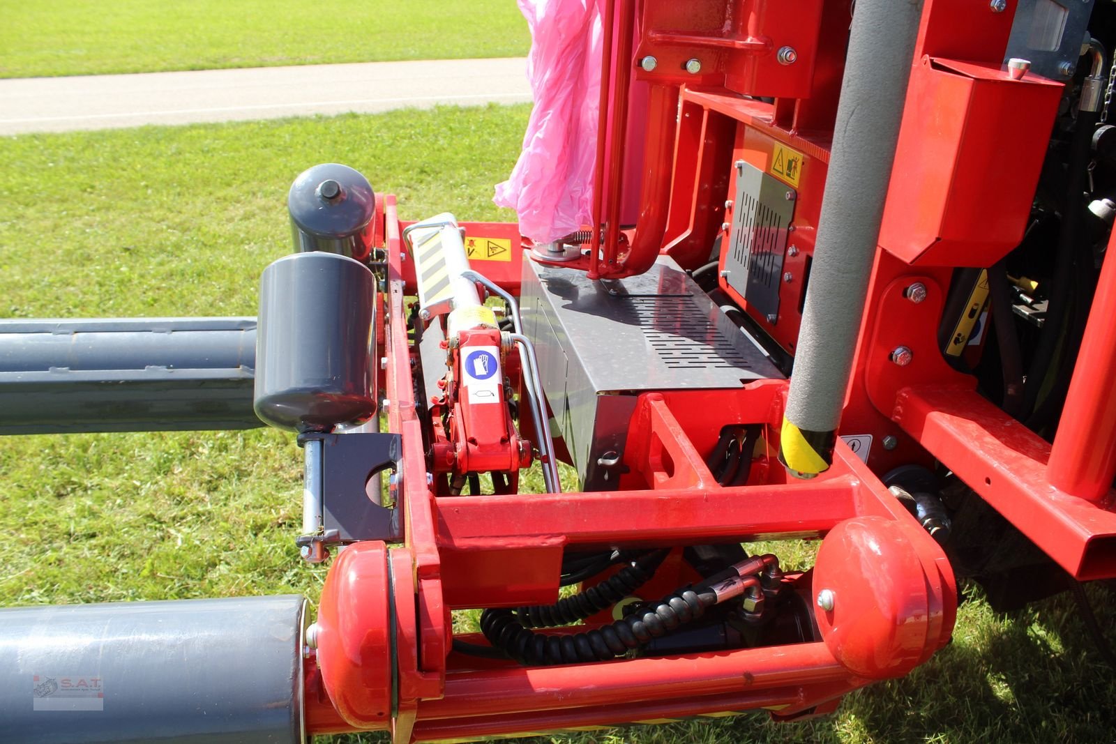 Ballenwickler of the type Metal-Fach Z 629-Vollautomatischer Dreipunktwickler, Neumaschine in Eberschwang (Picture 26)