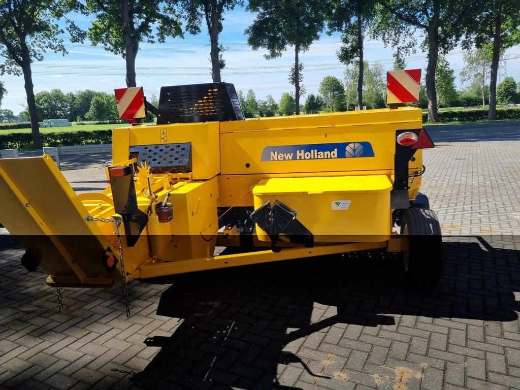 Ballenwickler of the type New Holland BC5060 BC5060, Neumaschine in Wierden (Picture 3)