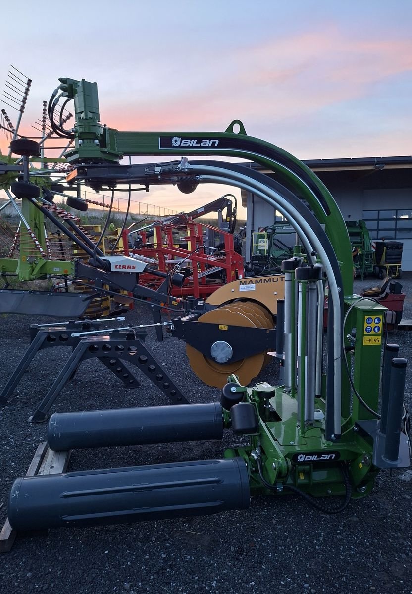 Ballenwickler des Typs Sonstige Bilan 3 Punktwickler mit 2 Armen, Vorführmaschine in Hollenthon (Bild 2)