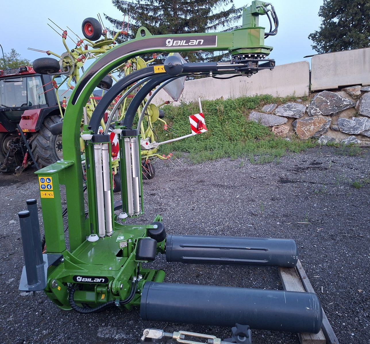 Ballenwickler des Typs Sonstige Bilan 3 Punktwickler mit 2 Armen, Vorführmaschine in Hollenthon (Bild 4)