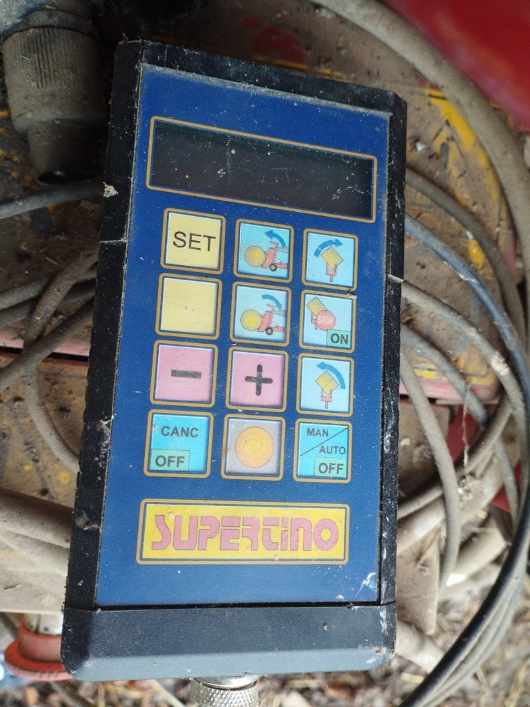 Ballenwickler Türe ait Supertino ABS 15 P, Gebrauchtmaschine içinde Saint-Affrique (resim 9)