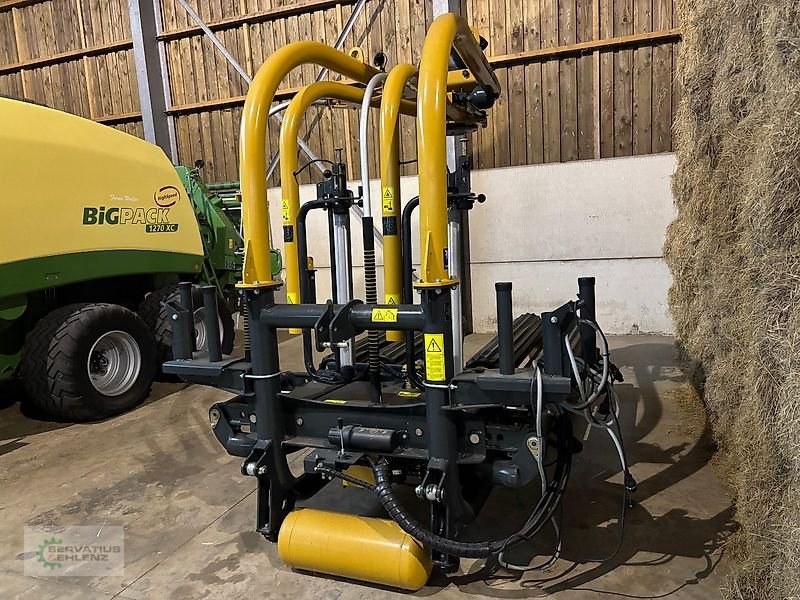 Ballenwickler des Typs Tanco Q 200 2-Arm für Rund- + Quaderballen Vorführer mit nur 60 Ballen, Vorführmaschine in Rittersdorf (Bild 2)