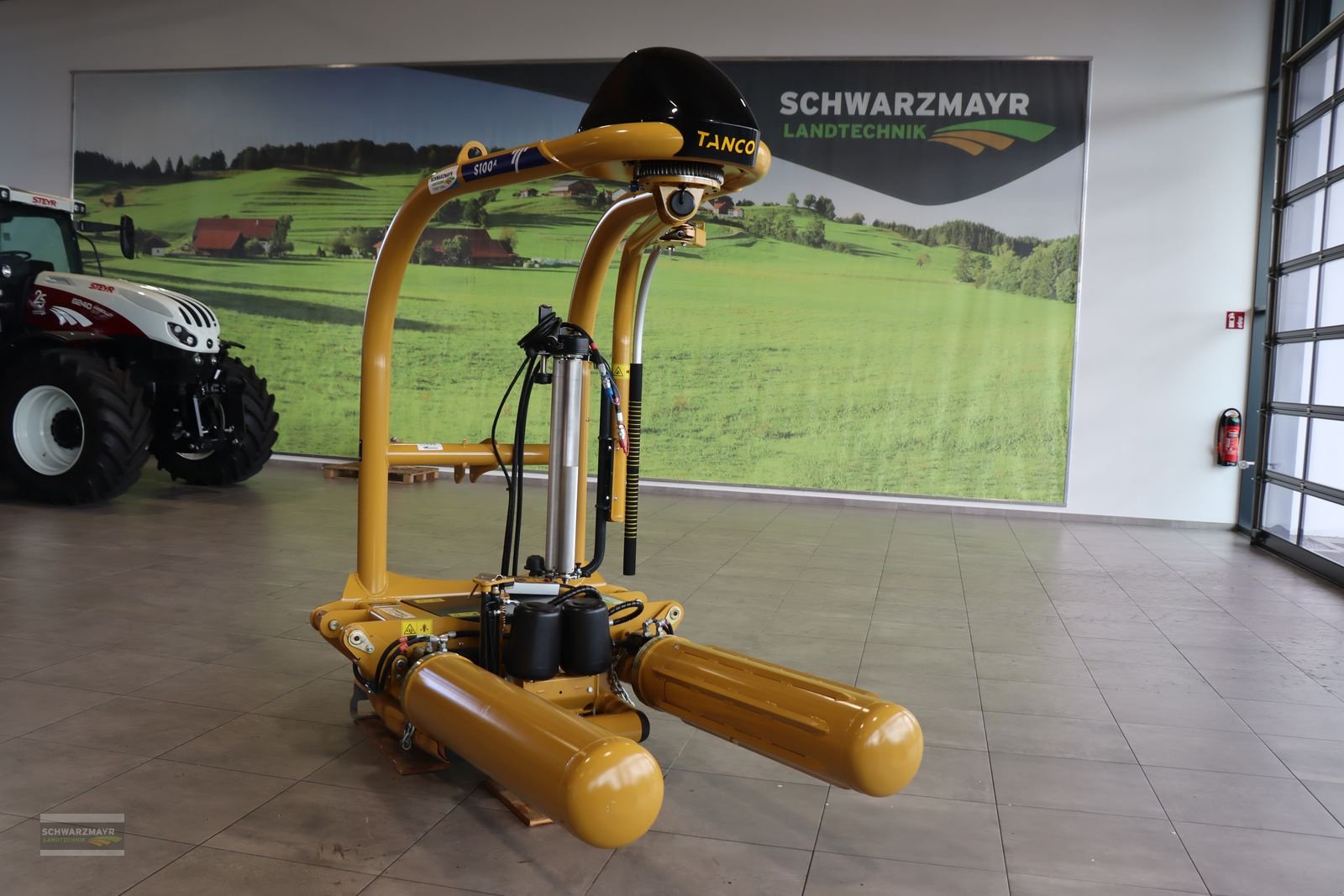 Ballenwickler of the type Tanco S100 Autowrap, Neumaschine in Aurolzmünster (Picture 3)