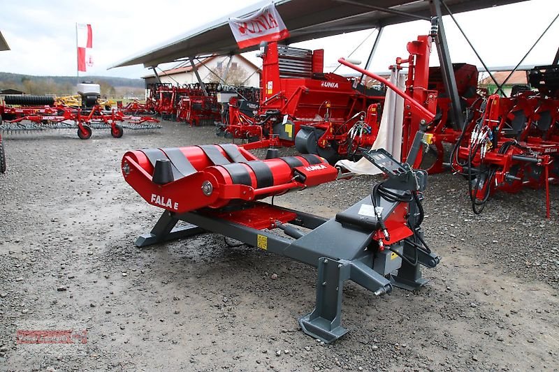 Ballenwickler of the type Unia FALA E Rundballen-Wickelgerät, Neumaschine in Ostheim/Rhön (Picture 3)