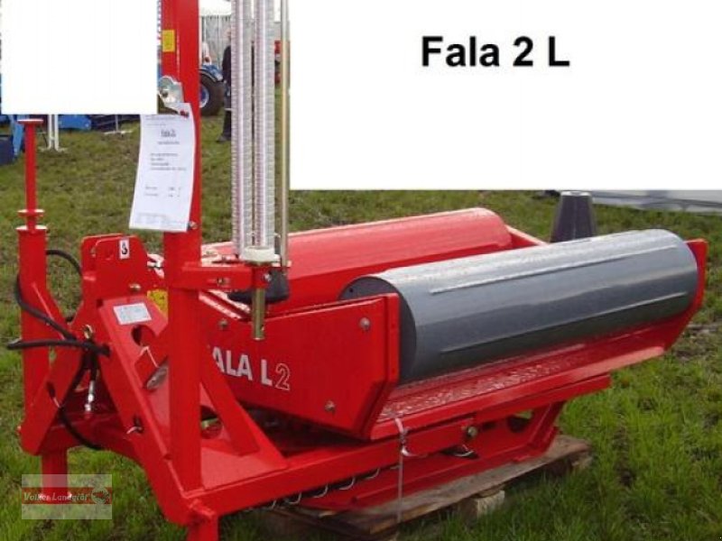 Ballenwickler des Typs Unia FALA L, Neumaschine in Ostheim/Rhön (Bild 1)