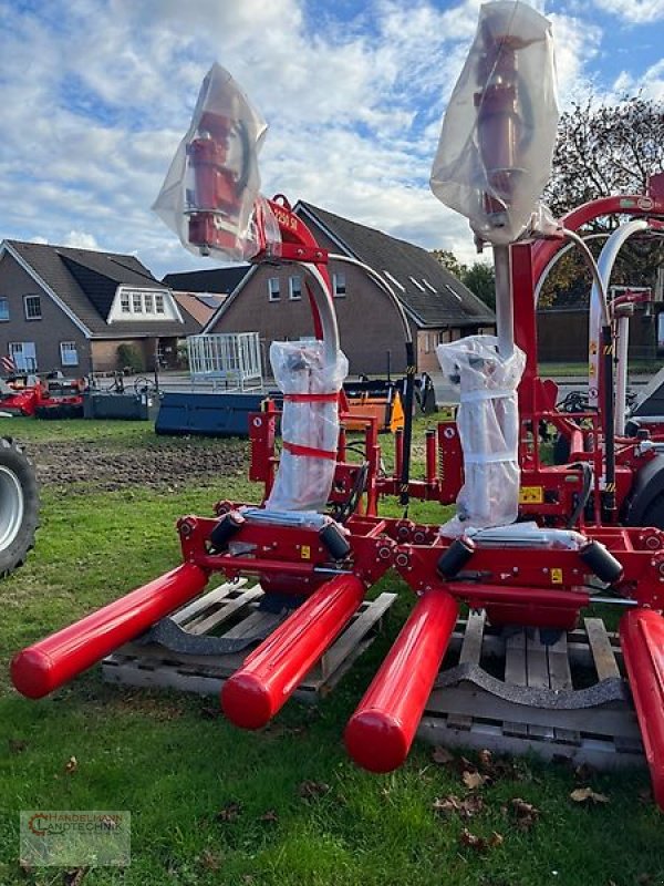 Ballenwickler of the type Vicon BW 2250, Neumaschine in Geestland OT Neuenwalde (Picture 1)