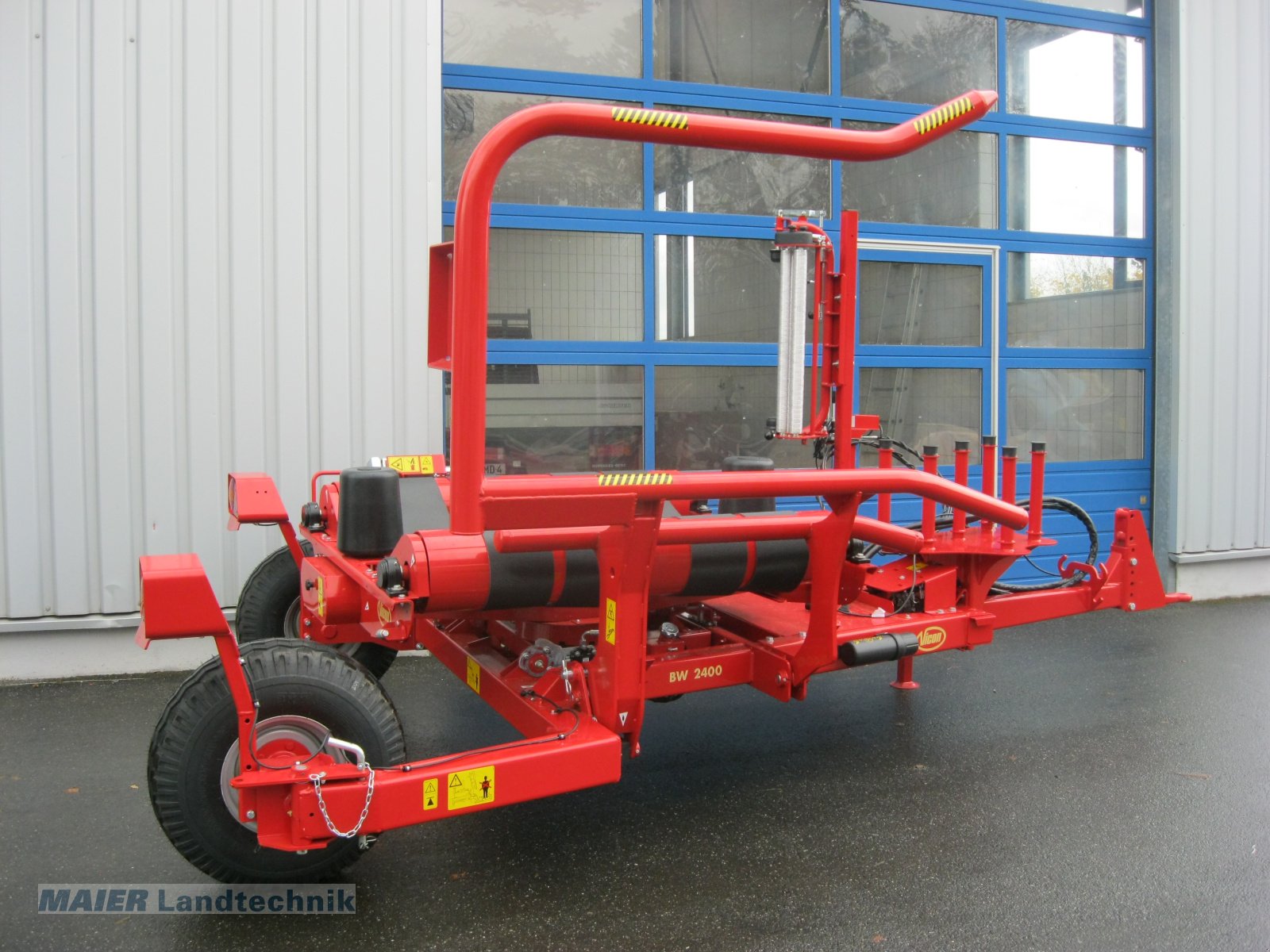 Ballenwickler des Typs Vicon BW 2400, Neumaschine in Dieterskirchen (Bild 1)