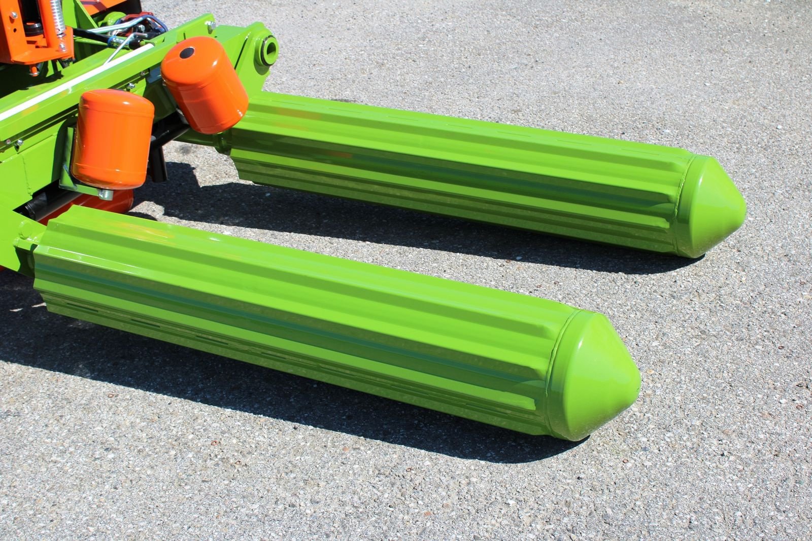 Ballenwickler des Typs Wolagri FW 15 Japan, Neumaschine in Neukirchen am Walde  (Bild 3)