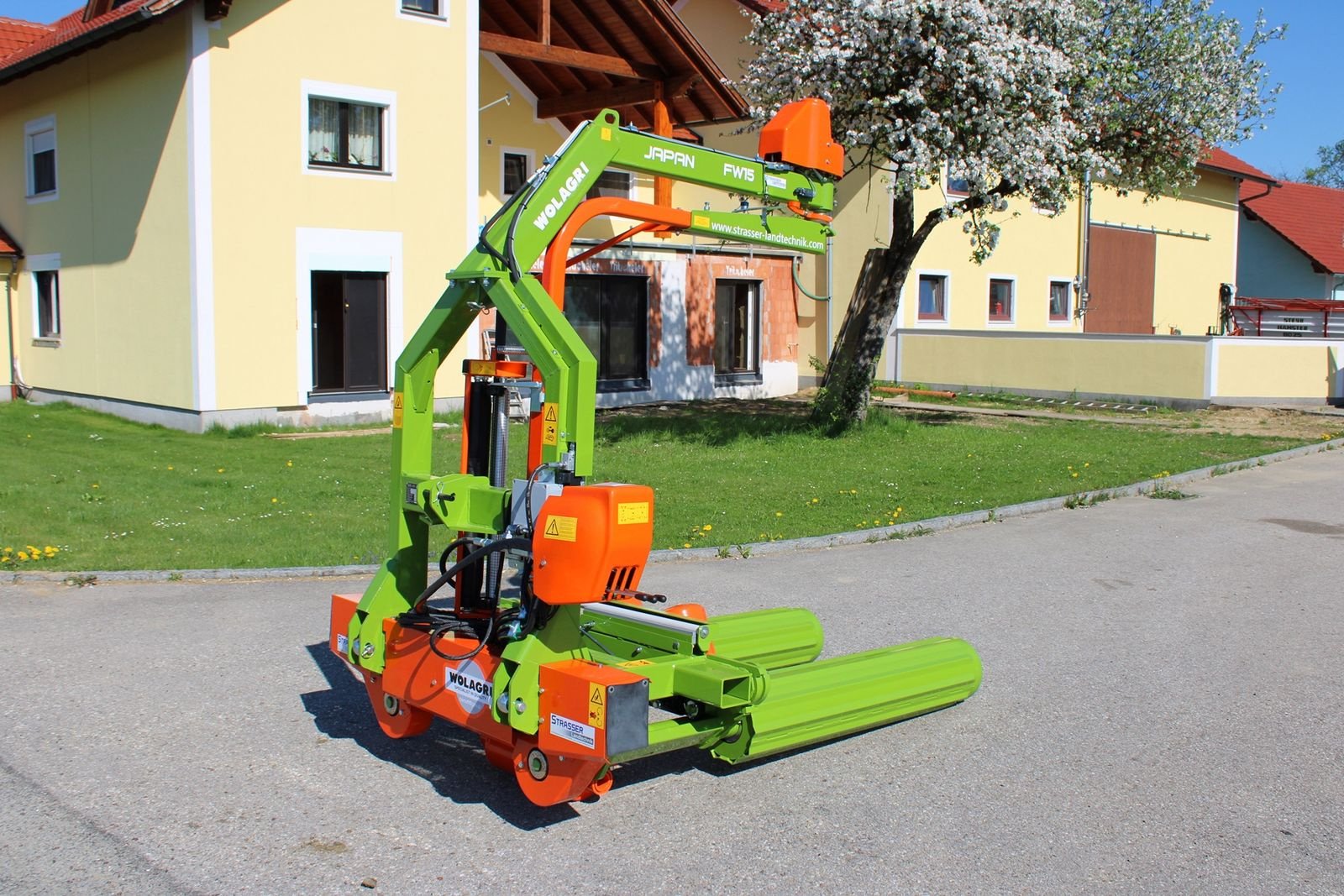 Ballenwickler des Typs Wolagri FW 15 Japan, Neumaschine in Neukirchen am Walde  (Bild 14)