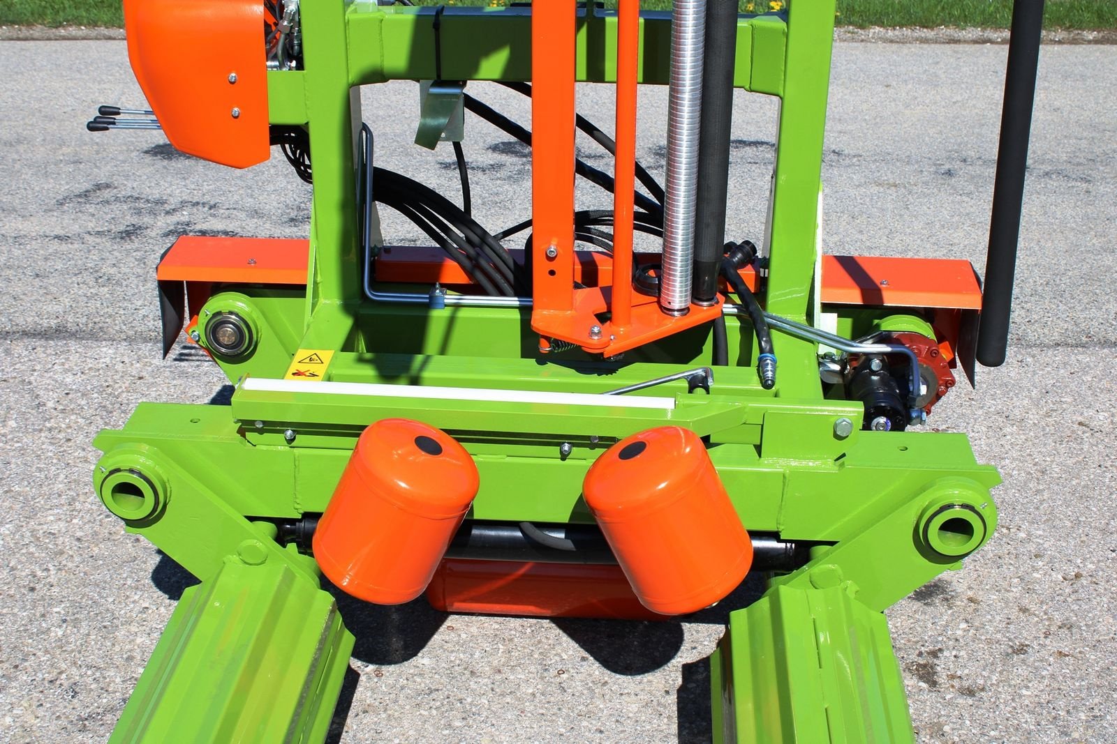 Ballenwickler des Typs Wolagri FW 15 Japan, Neumaschine in Neukirchen am Walde  (Bild 5)