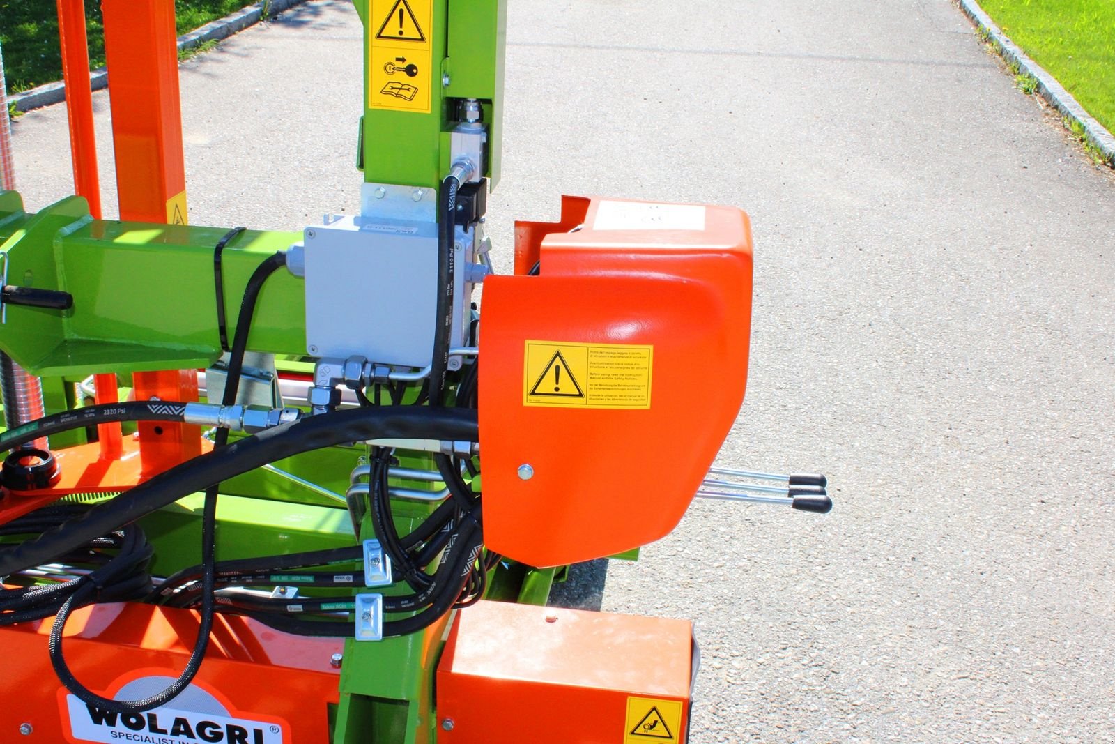 Ballenwickler des Typs Wolagri FW 15 Japan, Neumaschine in Neukirchen am Walde  (Bild 11)