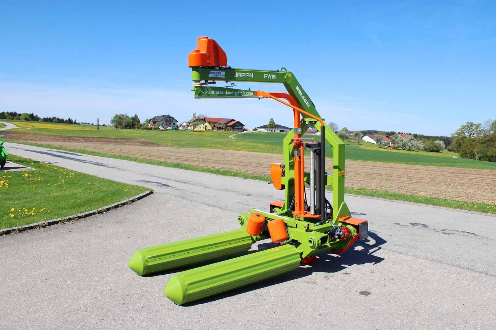 Ballenwickler des Typs Wolagri FW 15 Japan, Neumaschine in Neukirchen am Walde  (Bild 1)