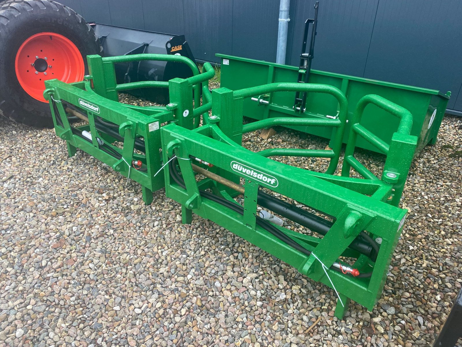 Ballenzange des Typs Düvelsdorf Ballengabel, Neumaschine in Klempau (Bild 2)