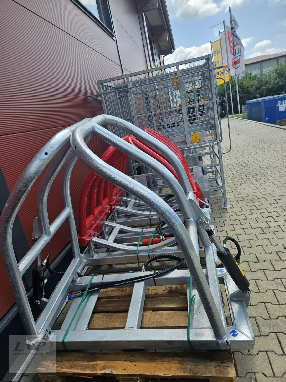 Ballenzange des Typs Fliegl Ballenzange Small & Profi Combi hydr. mit Euroaufnahme, Neumaschine in Hohenau (Bild 2)