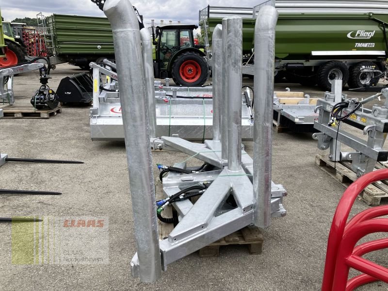 Ballenzange des Typs Fliegl BTGFLM000030V SCHMETTERLING, Neumaschine in Cham (Bild 5)