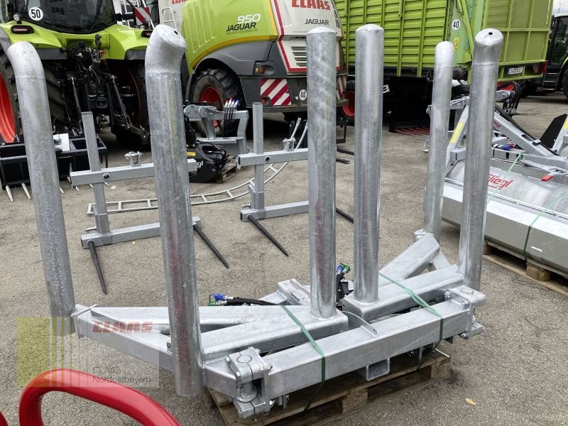 Ballenzange des Typs Fliegl BTGFLM000030V SCHMETTERLING, Neumaschine in Cham (Bild 8)