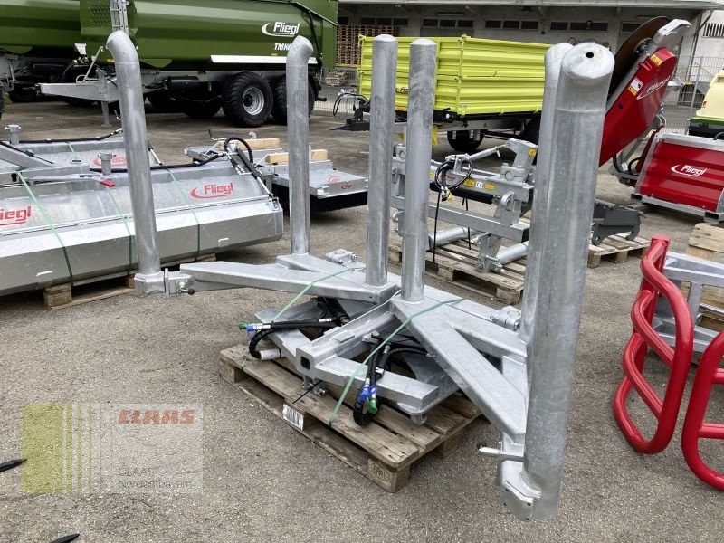 Ballenzange des Typs Fliegl BTGFLM000030V SCHMETTERLING, Neumaschine in Cham (Bild 1)