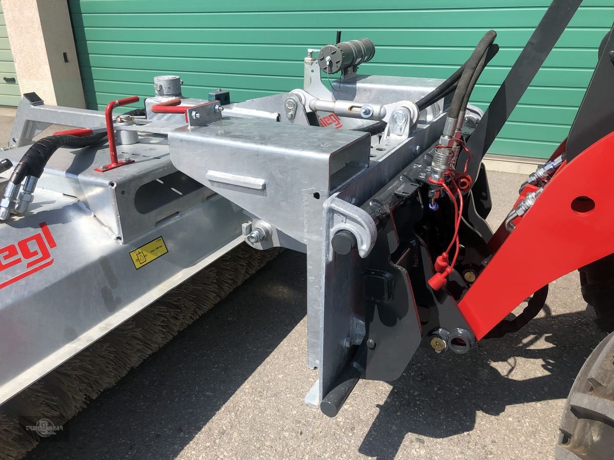 Ballenzange des Typs Fliegl KEH 500 Kehrbesen/Kehrmaschine EURO, Gebrauchtmaschine in Rankweil (Bild 5)