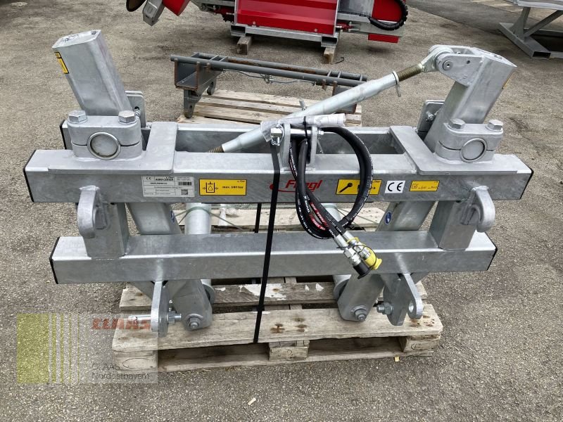 Ballenzange des Typs Fliegl RAKFLM000012V SWING FLEXI, Neumaschine in Cham (Bild 8)