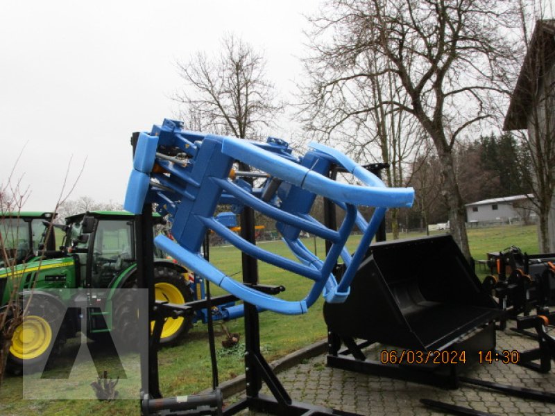 Ballenzange des Typs Göweil RBG, Neumaschine in Soyen (Bild 1)