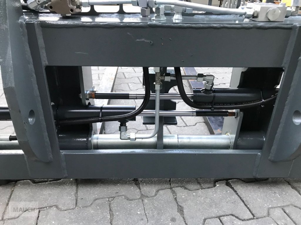 Ballenzange des Typs Sonstige Palettengabel mit hydraulischer Zinkenverstellun, Neumaschine in Burgkirchen (Bild 4)