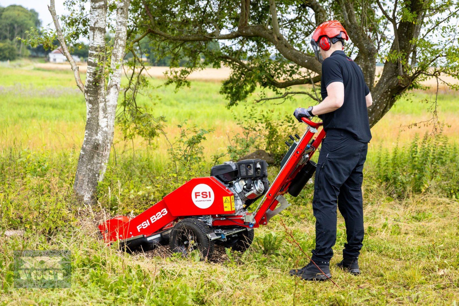 Baumstumpffräse des Typs FSI B23 Stubbenfräse /Wurzelfräse /Stockfräse mit Benzinmotor & Radantrieb, Neumaschine in Schmallenberg (Bild 11)