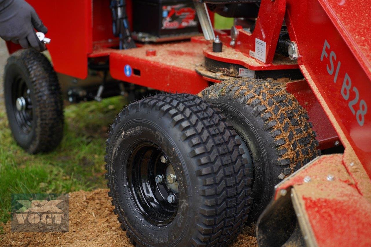 Baumstumpffräse des Typs FSI B28 Stubbenfräse /Wurzelfräse mit Benzinmotor und Radantrieb, Neumaschine in Schmallenberg (Bild 16)